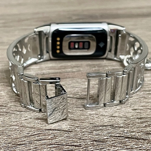 Silver Metal Band Fitbit Charge 5 Heart Medallion Charm Women Jewelry Bracelet - Picture 3 of 8